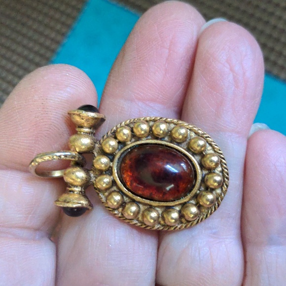 A413 Twelve Glass Pendants - Picture 6 of 14